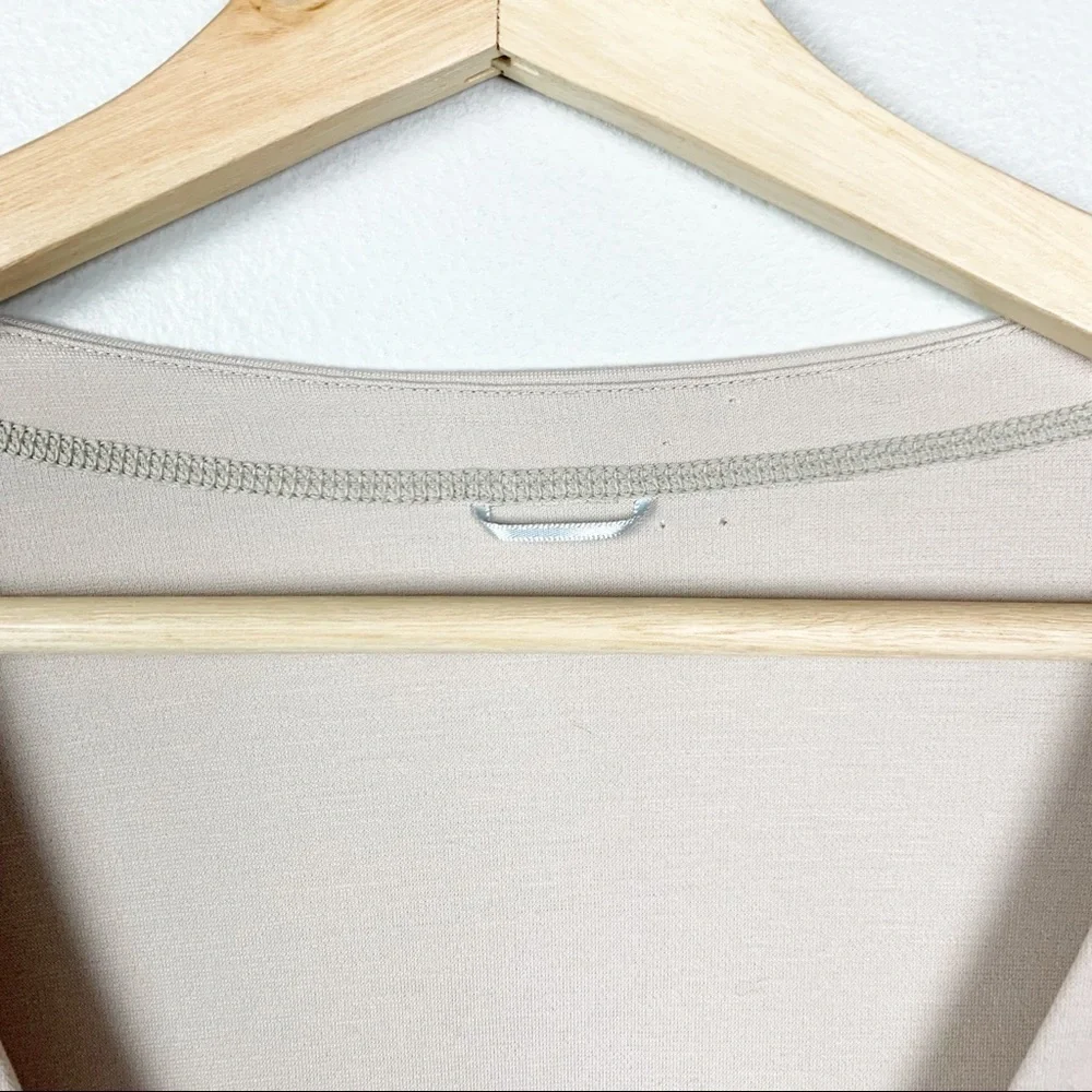 KIT AND ACE Button Down V Neck Lightweight Sweater Cardigan Athleisure Knit - Picture 5 of 8